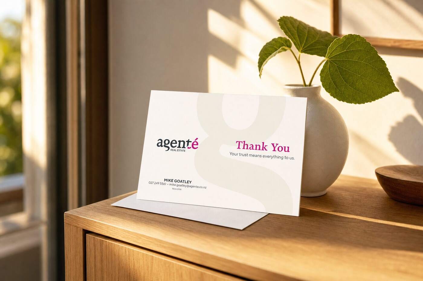 Agenté A5 thank you card on a sideboard with envelope